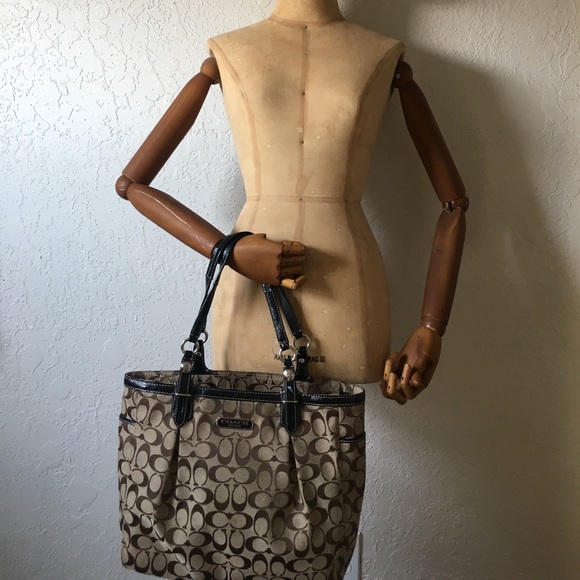 Coach purse - Picture 2 of 8